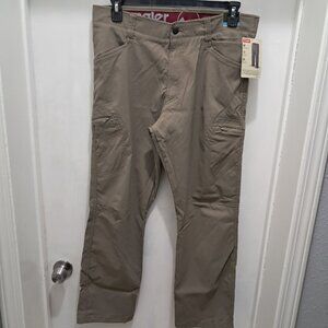 NWT Wrangler Outdoor Performance Straight Leg Cargo Pants - NW780FK - 36 x 30
